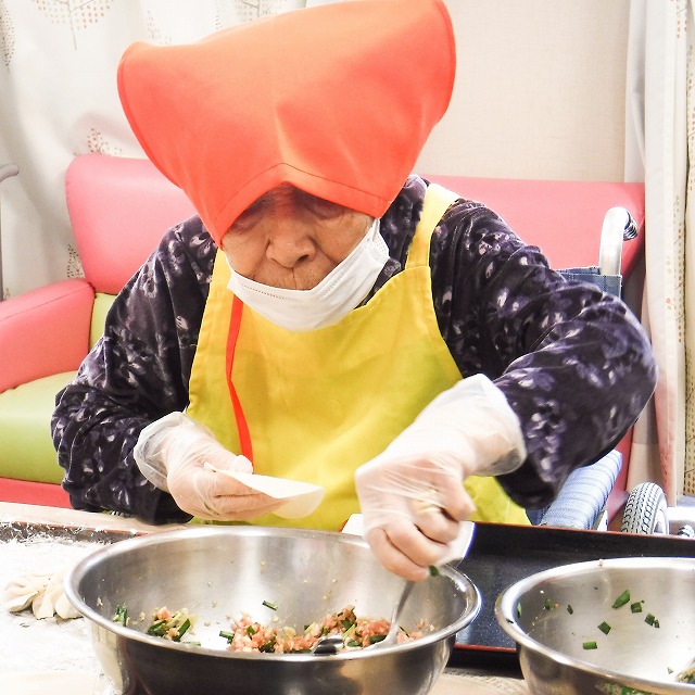 餃子　対決