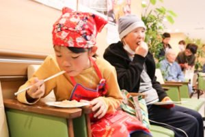クリニック大津・赤とんぼ大津の合同もちつき大会6