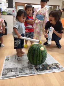 夏祭り スイカ割り