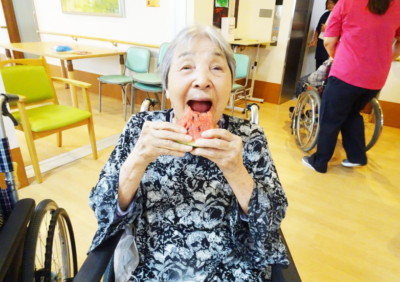 赤とんぼ長嶺 夏祭り スイカ