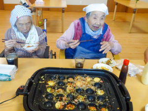 小規模多機能ホーム たこ焼きパーティー2