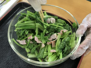 小松菜のベーコン炒め 6