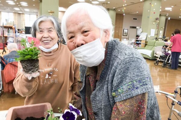 庭いじり　赤とんぼ